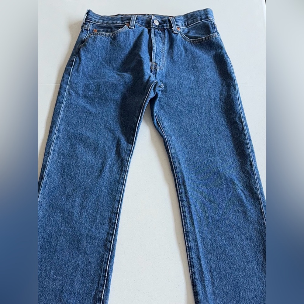 Levi’s 501 men’s jeans button fly medium washed size W32-L30 - Picture 2 of 13